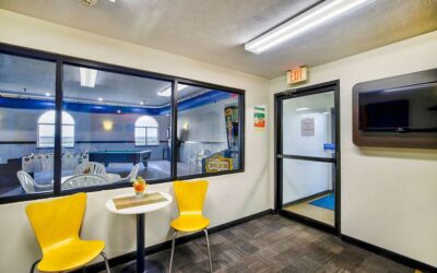 motel percival ia lobby (1)