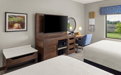 Fairmont MN Hampton Inn Guest Room 4
